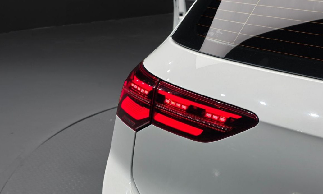 Volkswagen Golf 2.0 GTI, 2024