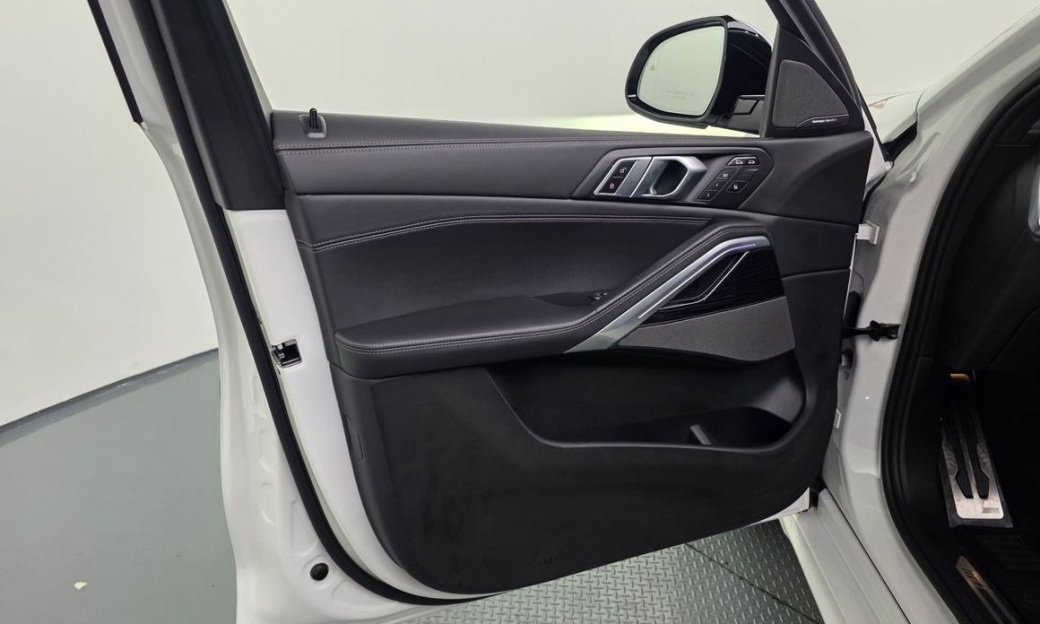 BMW X6 xDrive40i M Sport, 2024