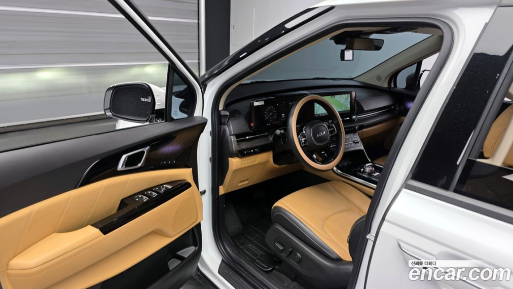 Kia Carnival 9-Seater Signature, 2023