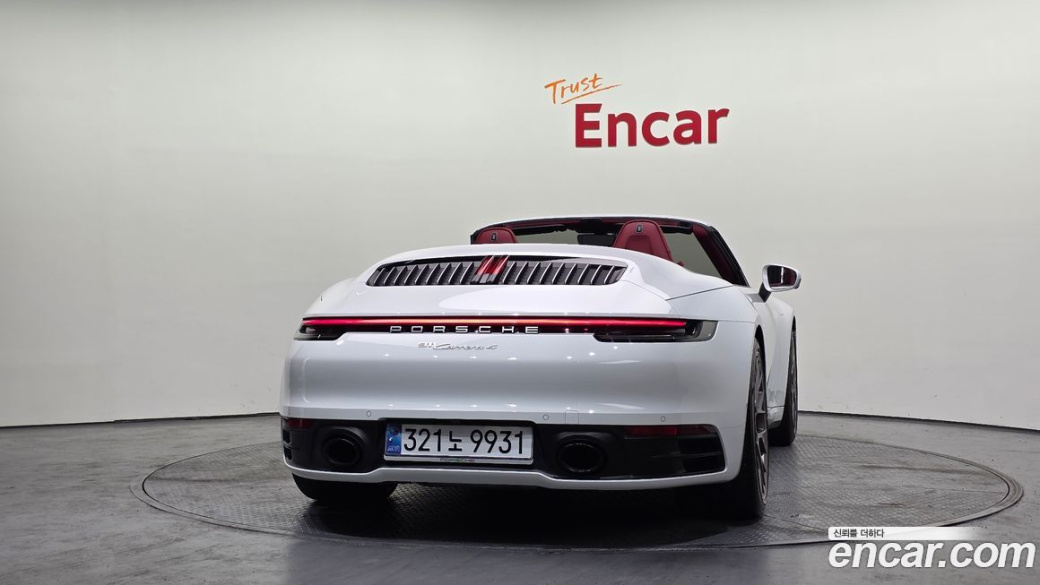 Porsche 911 Carrera 4 Cabriolet, 2024