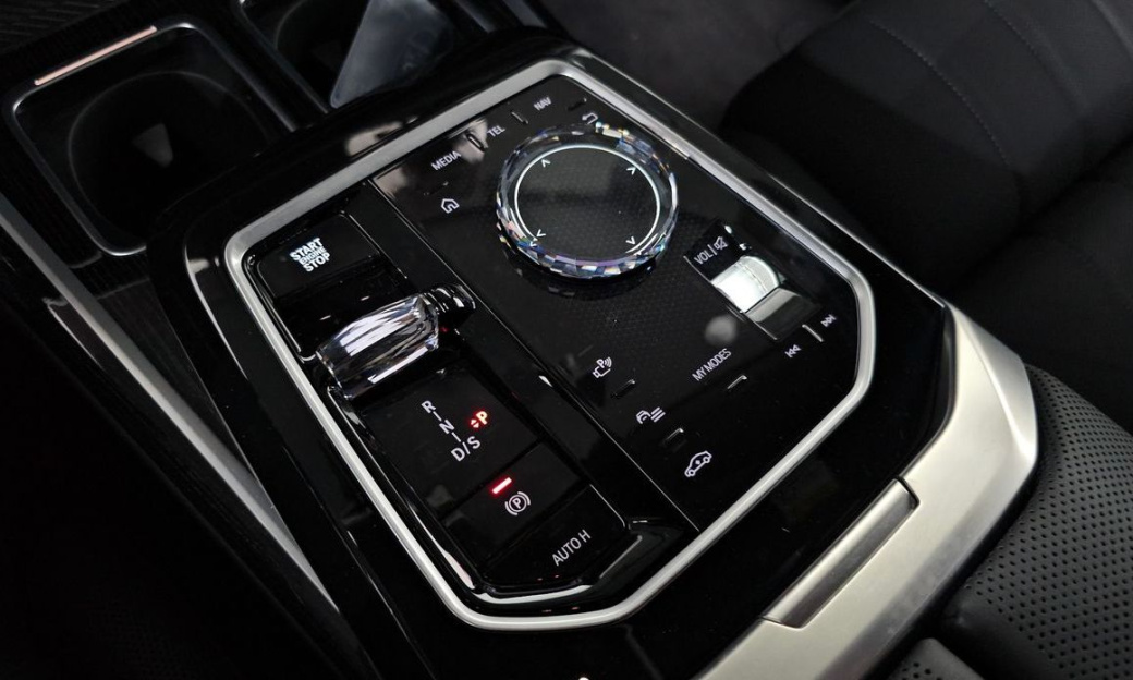 BMW 7-Series 740i xDrive M Sport, 2025