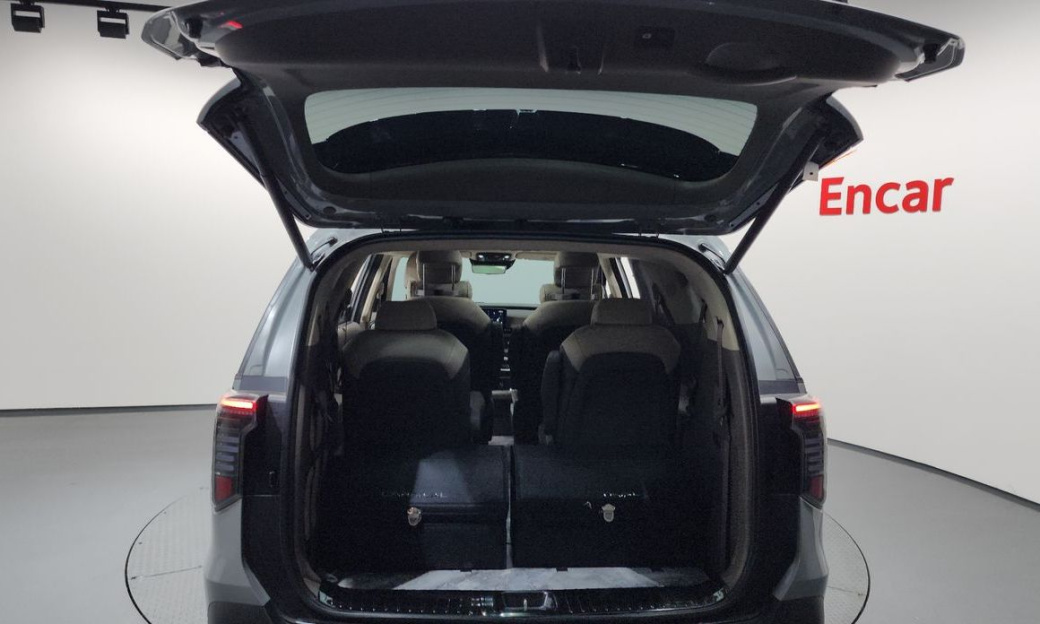 Kia Carnival 9-Seater Gravity, 2025