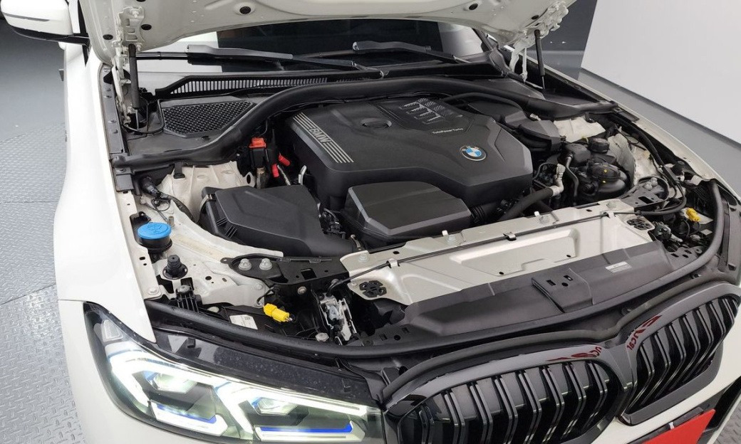 BMW 3-Series 320i M Sport, 2024