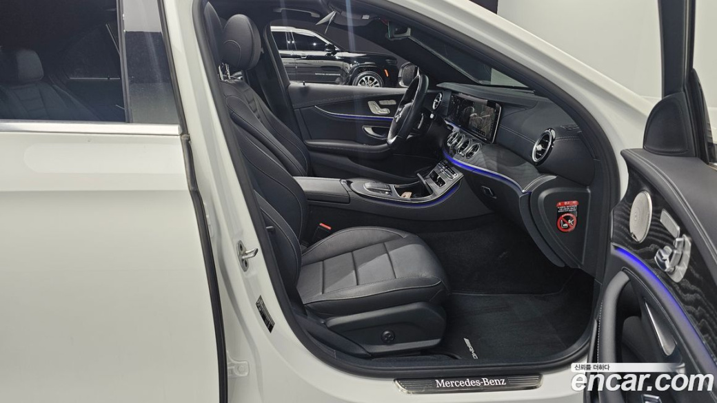 Mercedes-Benz E-Class E220d 4MATIC AMG Line, 2022