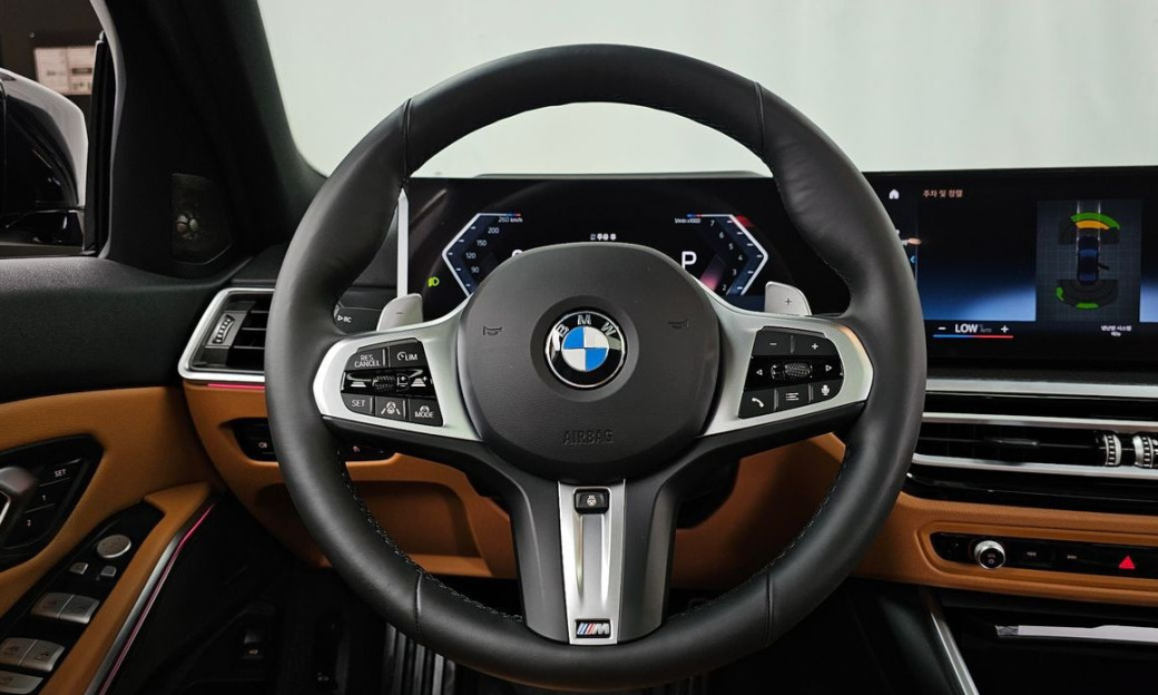 BMW 3-Series 320i M Sport, 2024
