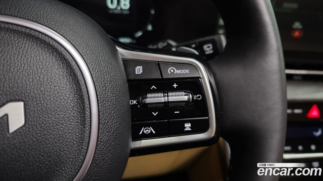 Kia Carnival 7-Seater Outdoor, 2023