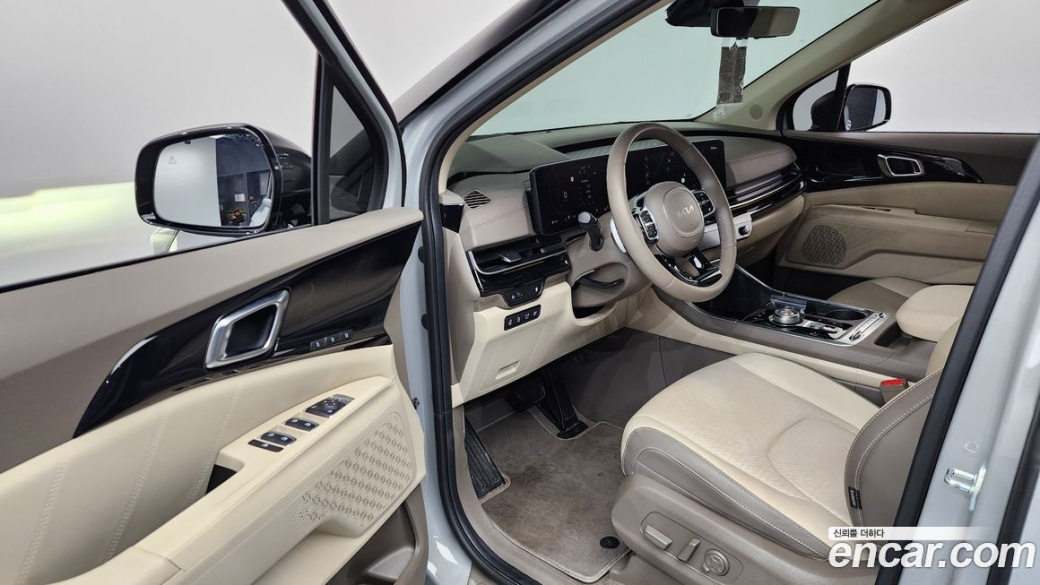Kia Carnival 7-Seater Gravity, 2024