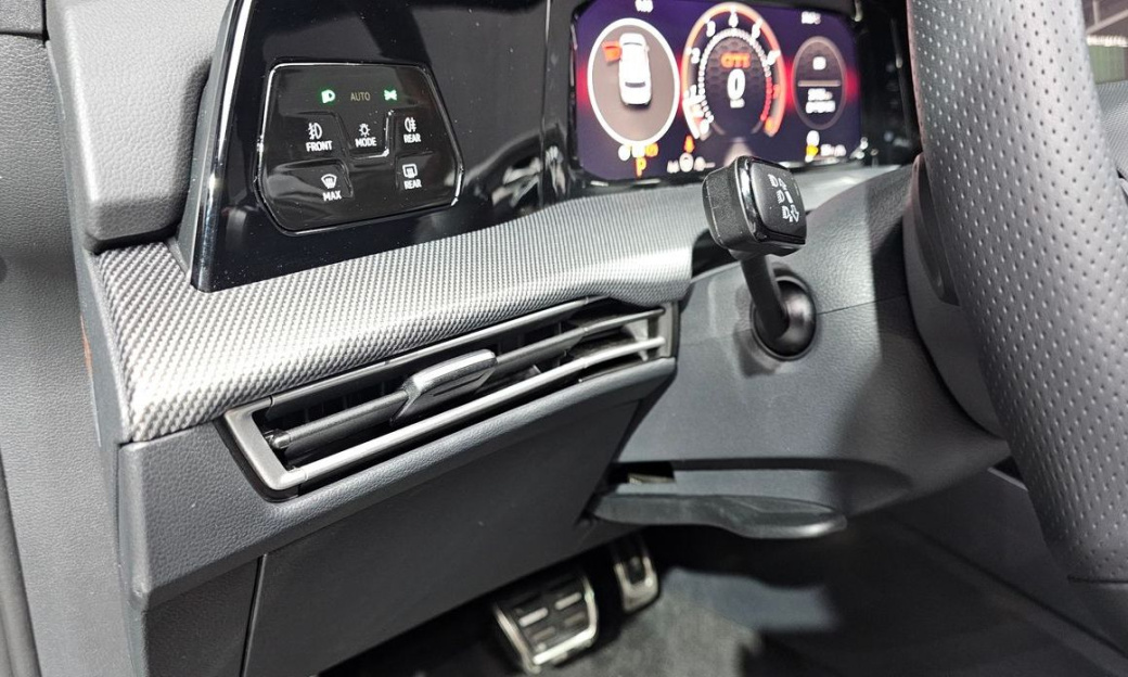 Volkswagen Golf 2.0 GTI, 2025