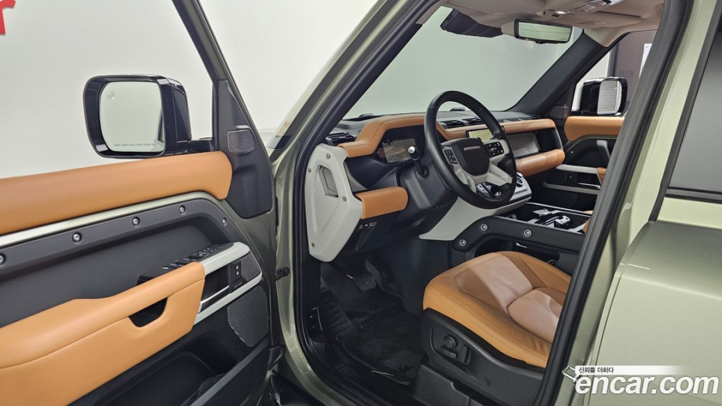 Land Rover Defender 110 D300 HSE, 2023