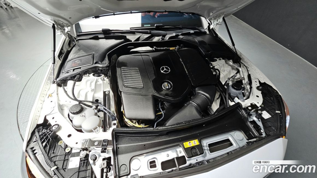 Mercedes-Benz C-Class C200 Avantgarde, 2025