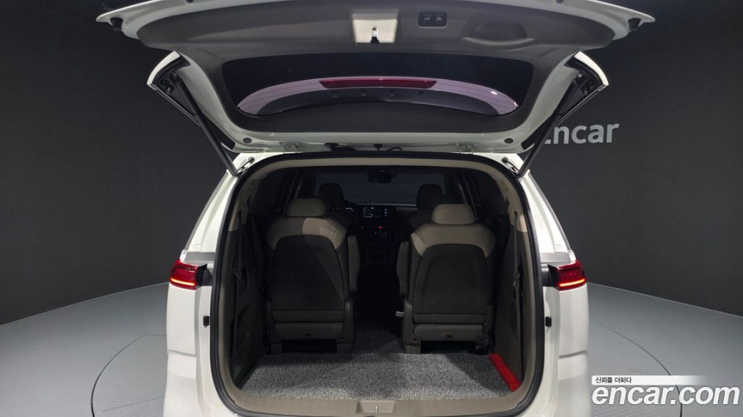 Kia Carnival 9-Seater Signature, 2023