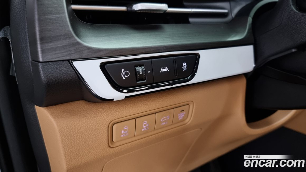 Kia Carnival 7-Seater Signature, 2023