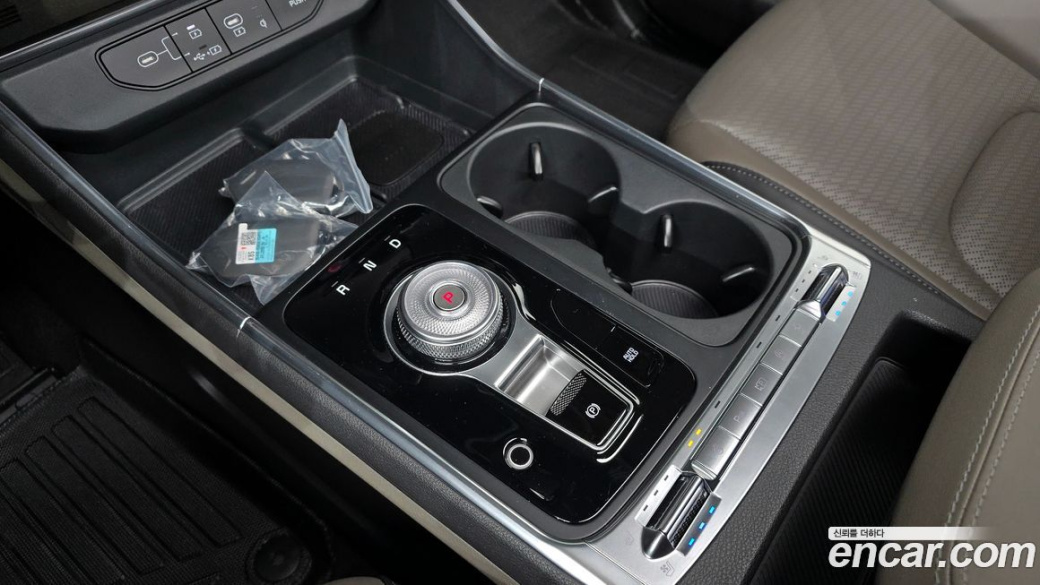 Kia Carnival 9-Seater Gravity, 2025