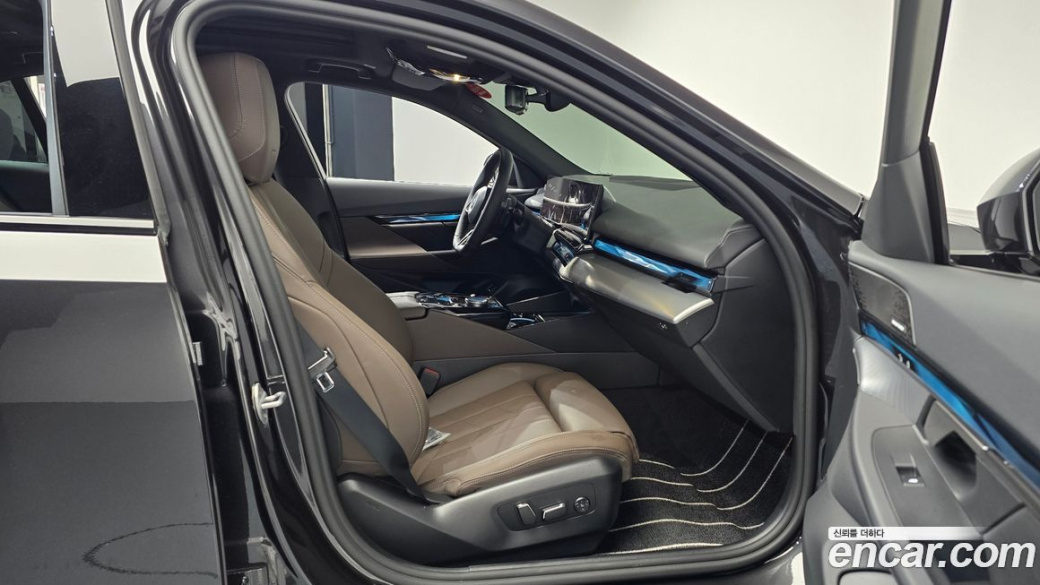 BMW 5-Series 520i M Sport, 2025