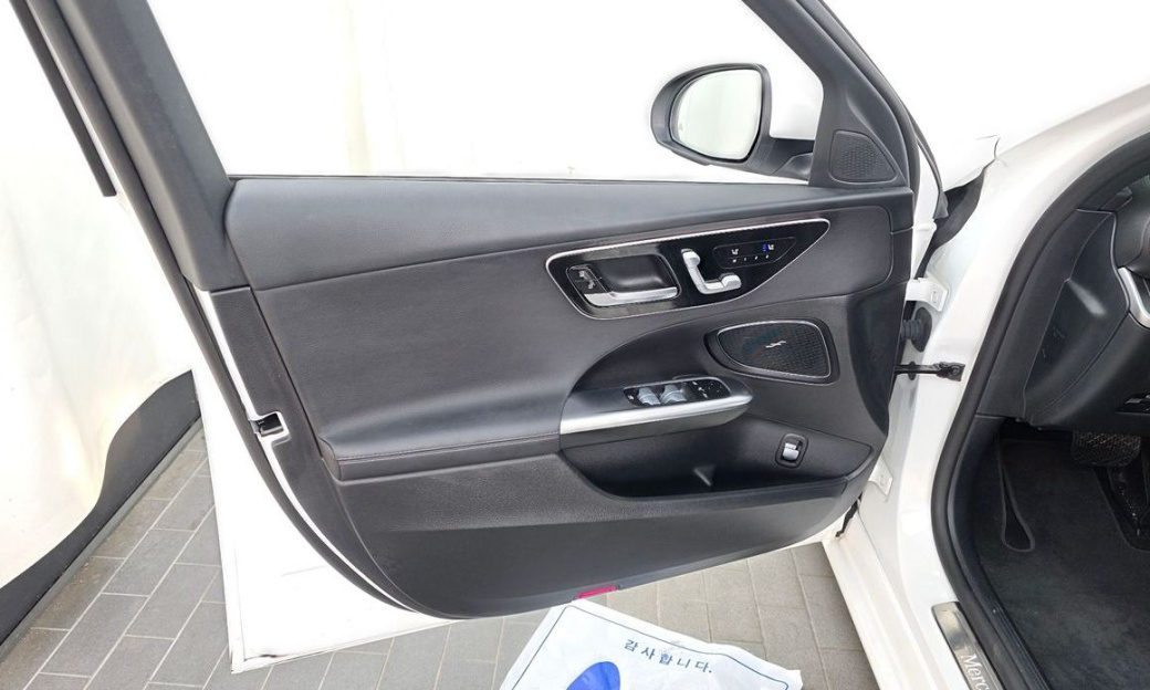 Mercedes-Benz C-Class C300 4MATIC Avantgarde, 2024