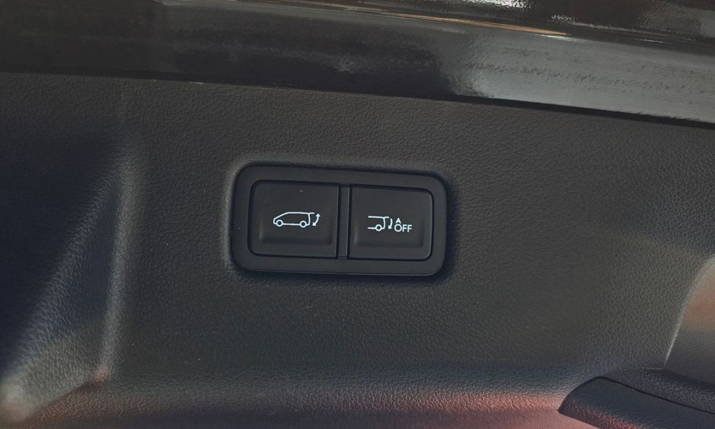 Hyundai Staria 4WD Lounge 9-Seater, 2022