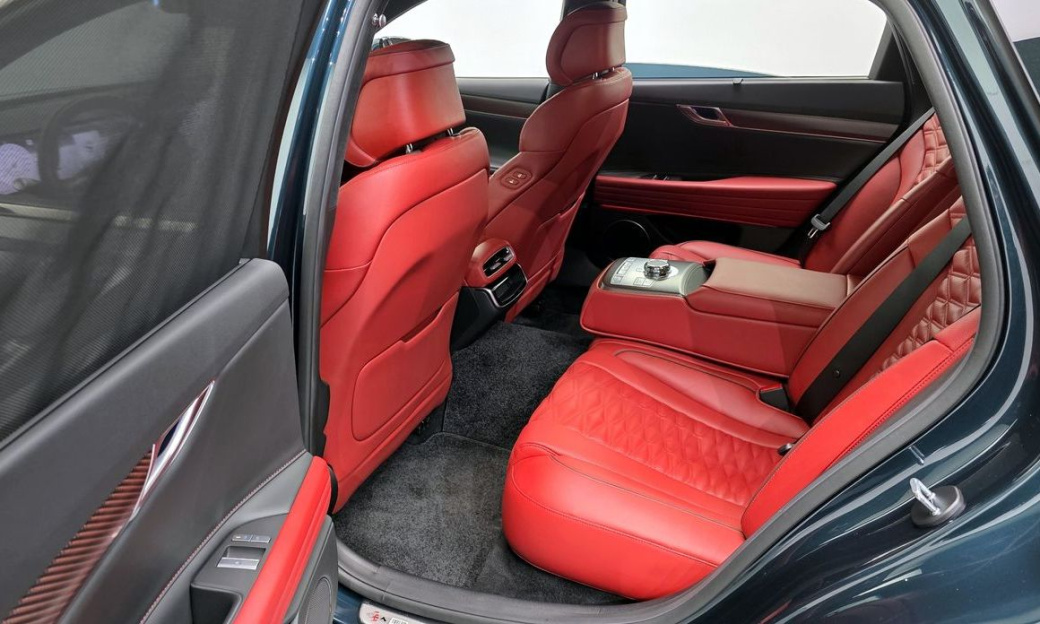 Genesis G80 Gasoline 2.5 Turbo AWD, 2025