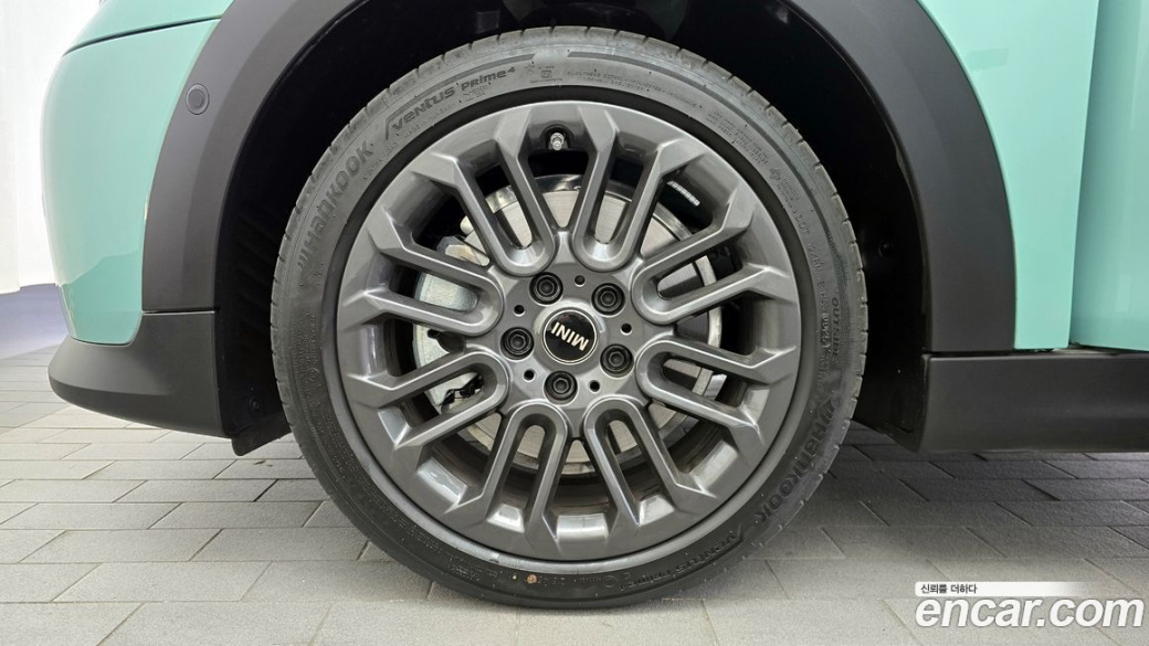 Mini Cooper 5Door Essential, 2025