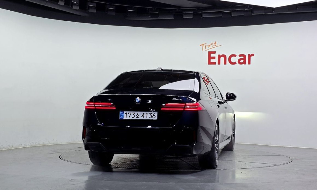 BMW 5-Series 520i M Sport, 2025
