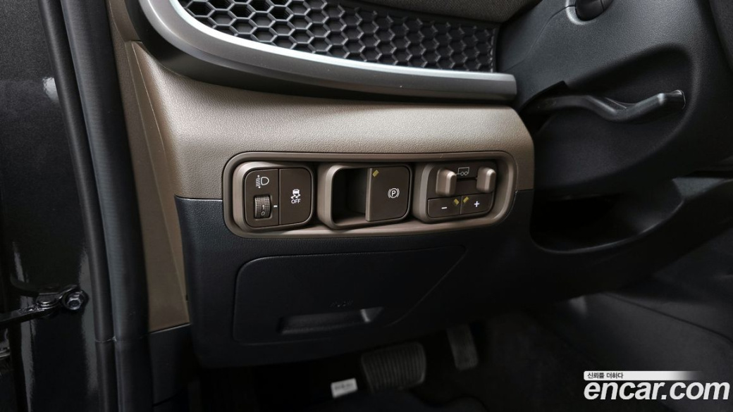 Kia Tasman 2.5T Gasoline 4WD, 2026