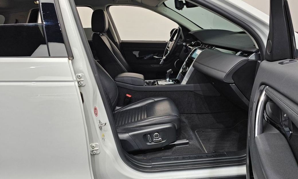 Land Rover Discovery Sport P250 SE, 2022