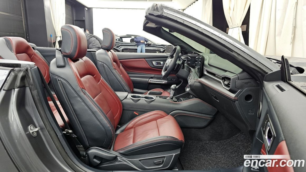 Ford Mustang 5.0 GT Premium Convertible, 2024