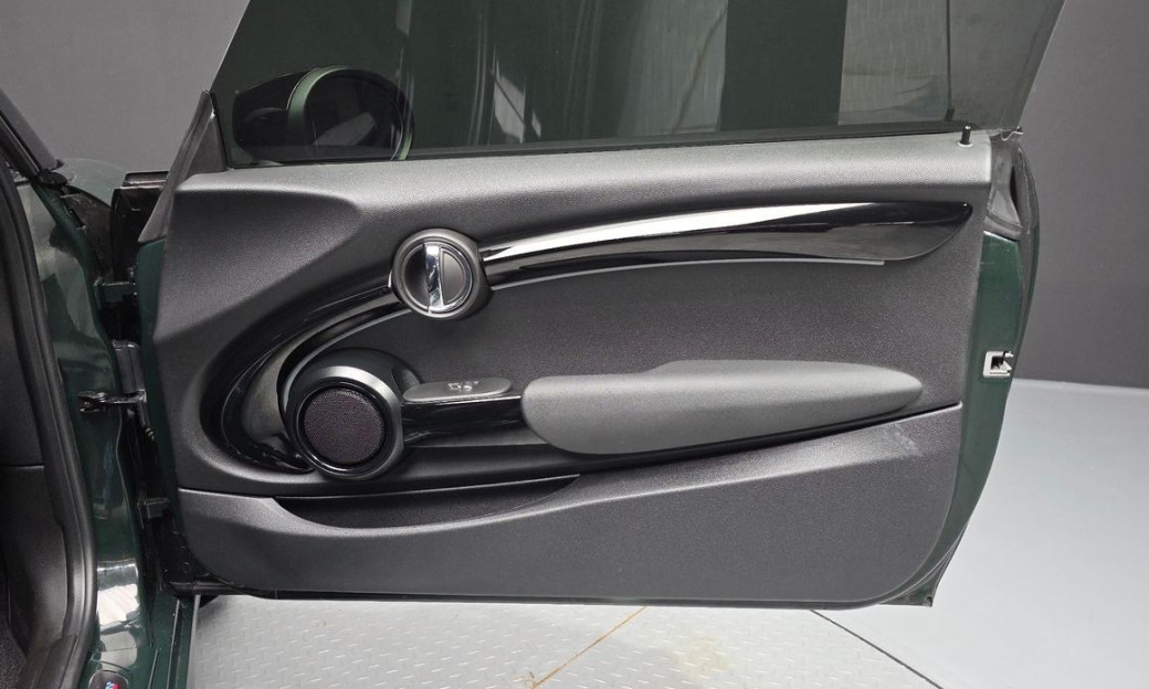 Mini Cooper JCW, 2022