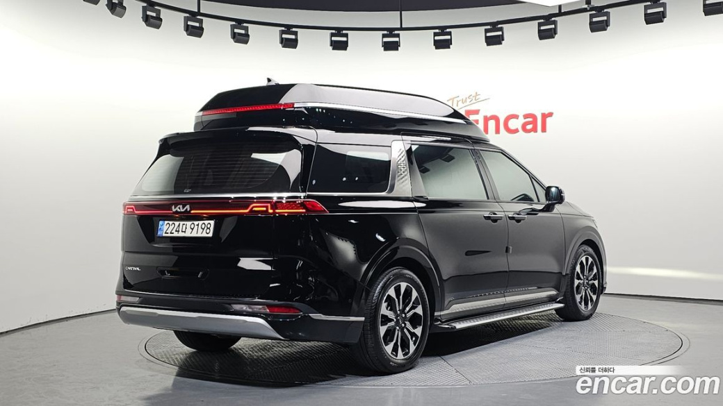 Kia Carnival 9-Seater Hi-Limousine, 2023