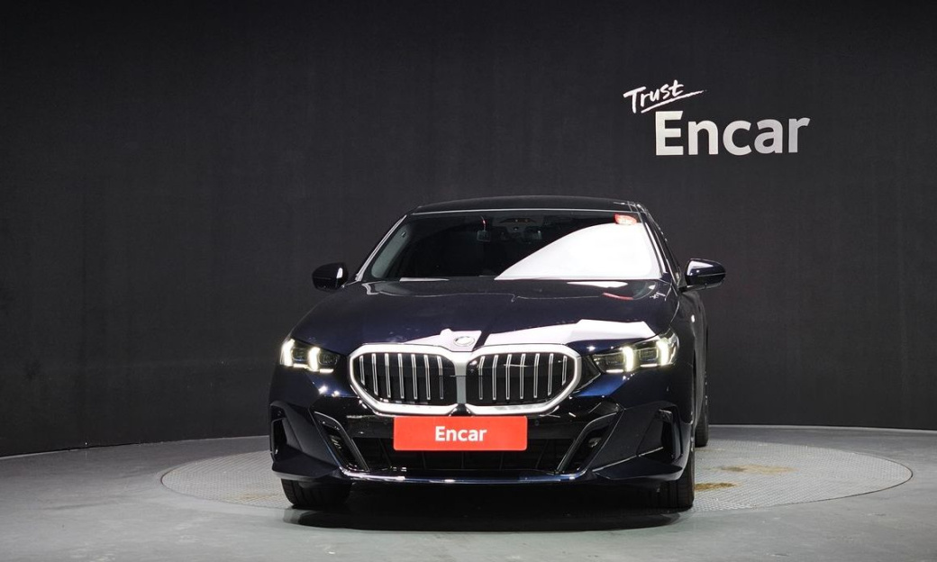 BMW 5-Series 520i M Sport, 2025