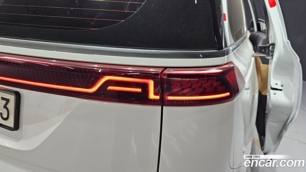 Kia Carnival 9-Seater Signature, 2023