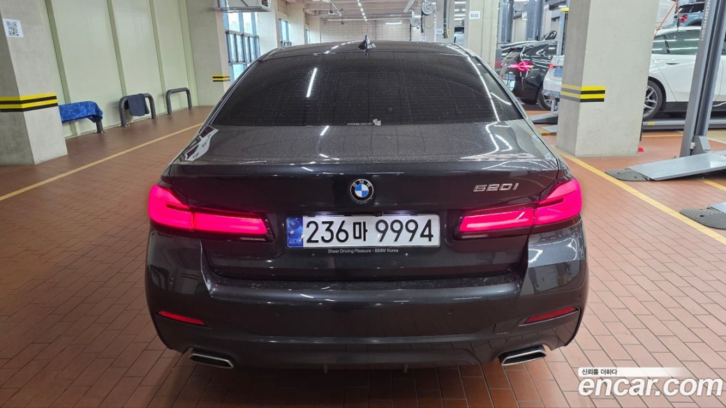 BMW 5-Series 520i M Sport, 2023