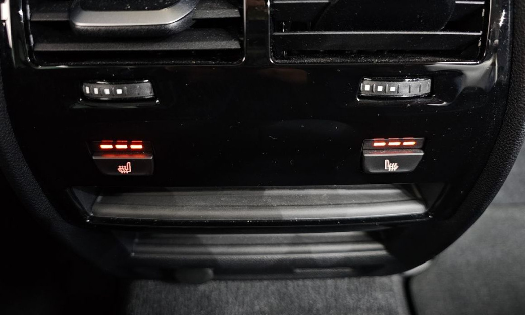BMW 5-Series 520i Luxury, 2022
