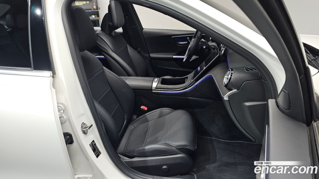 Mercedes-Benz C-Class C300 4MATIC Avantgarde, 2023