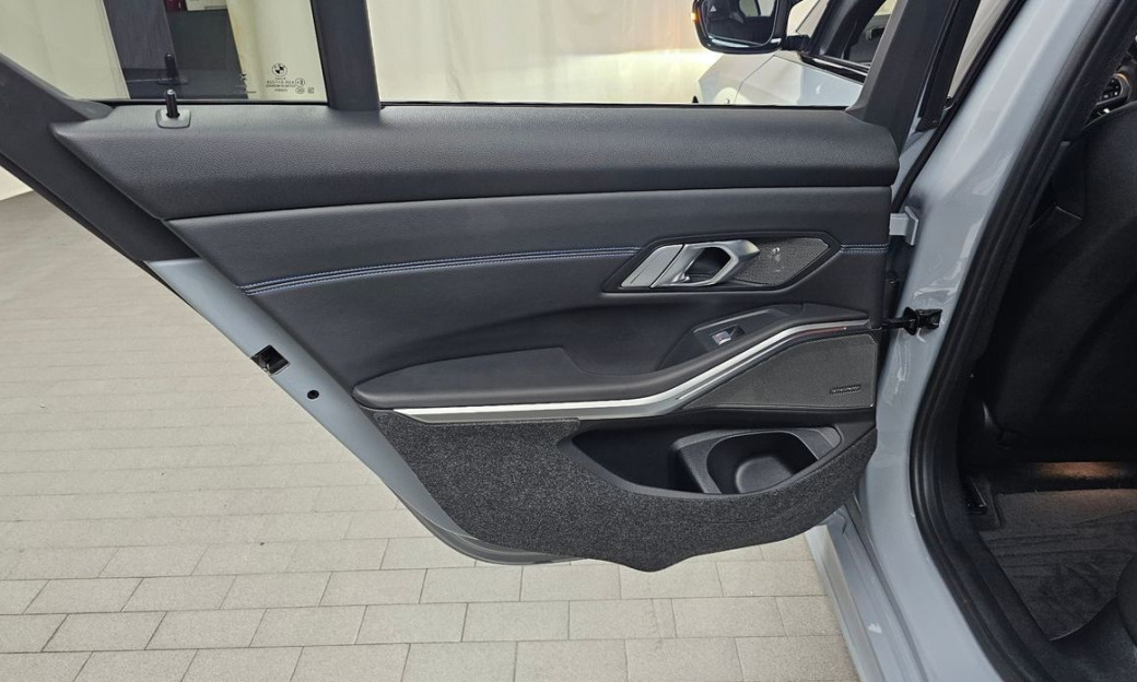 BMW 3-Series M340i Pro, 2024