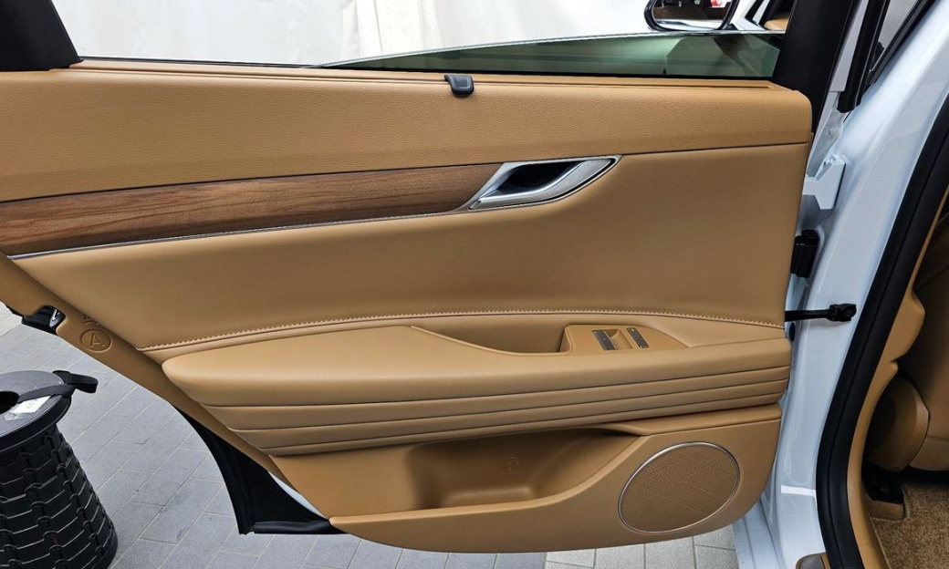 Genesis G80 Gasoline 2.5 Turbo AWD, 2025