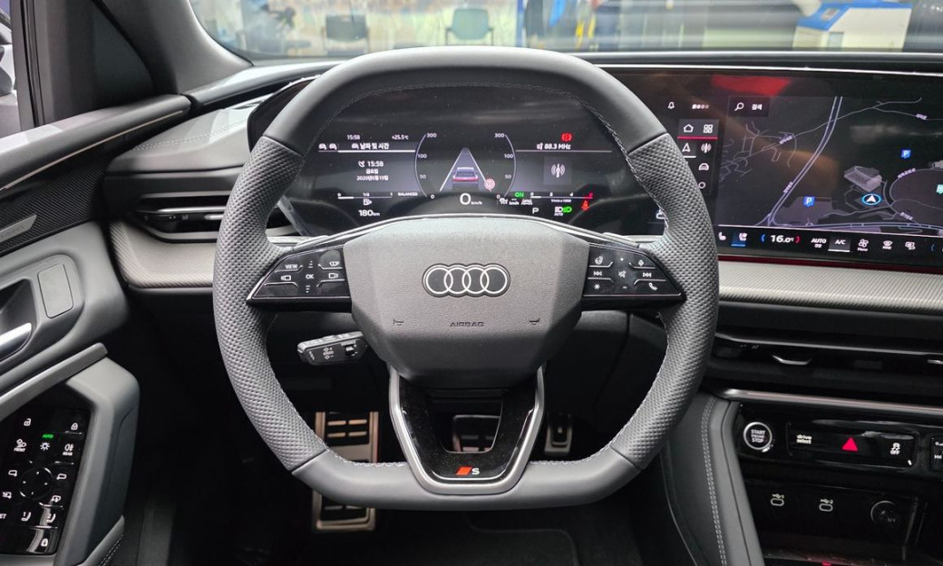 Audi Q5 40 TDI Quattro S Line Black Edition, 2025