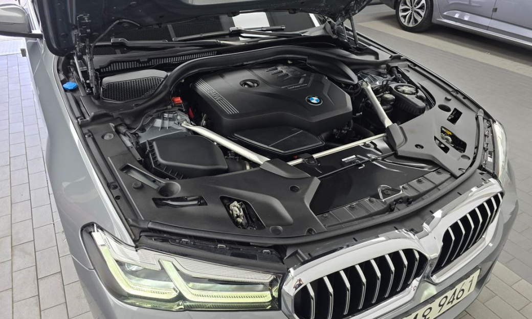 BMW 5-Series 520i M Sport, 2023