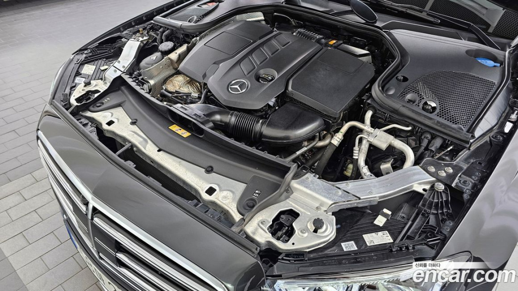Mercedes-Benz E-Class E220d 4MATIC Exclusive, 2021