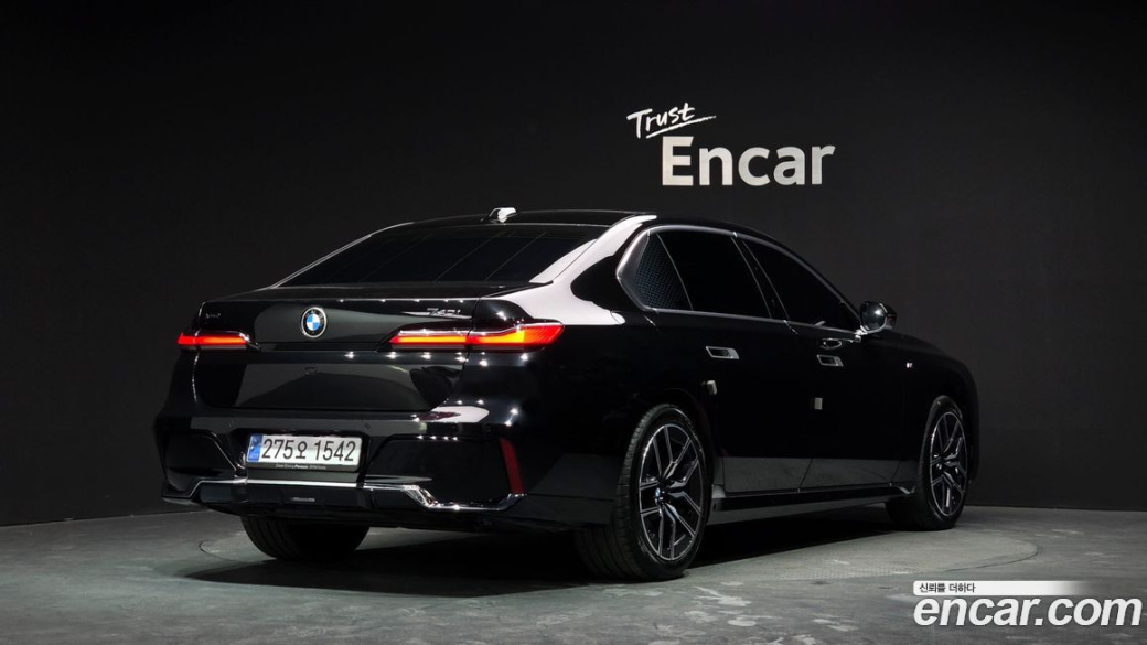 BMW 7-Series 740i xDrive M Sport, 2025