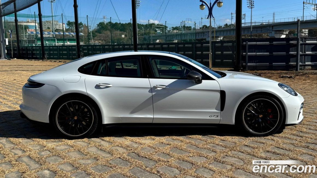 Porsche Panamera 4.0 GTS, 2022