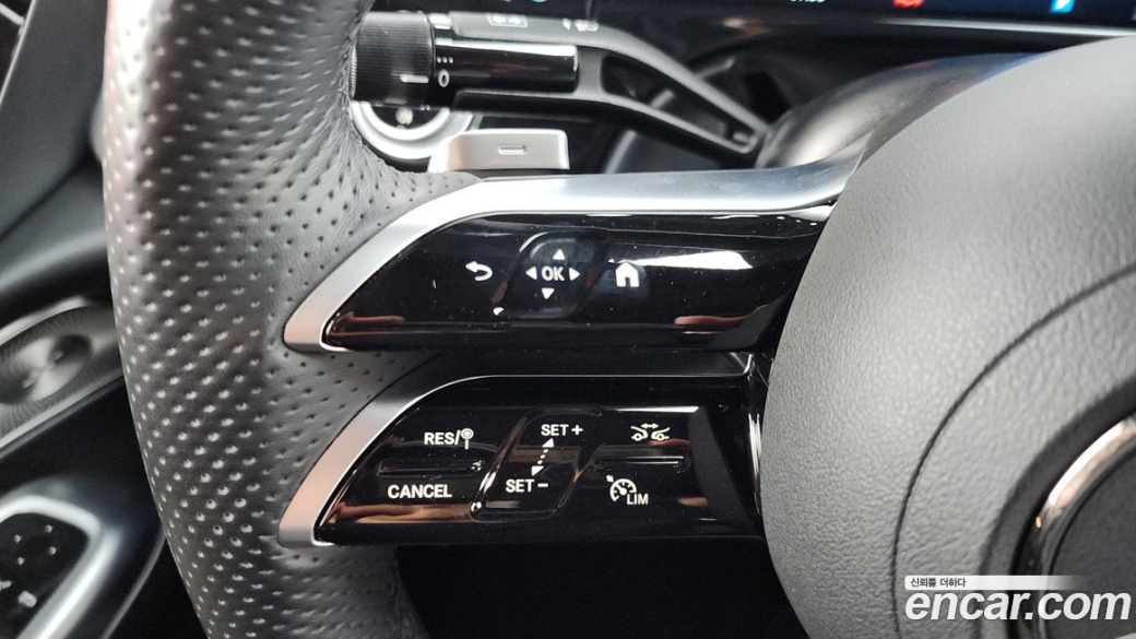 Mercedes-Benz E-Class E300 4MATIC AMG Line, 2024
