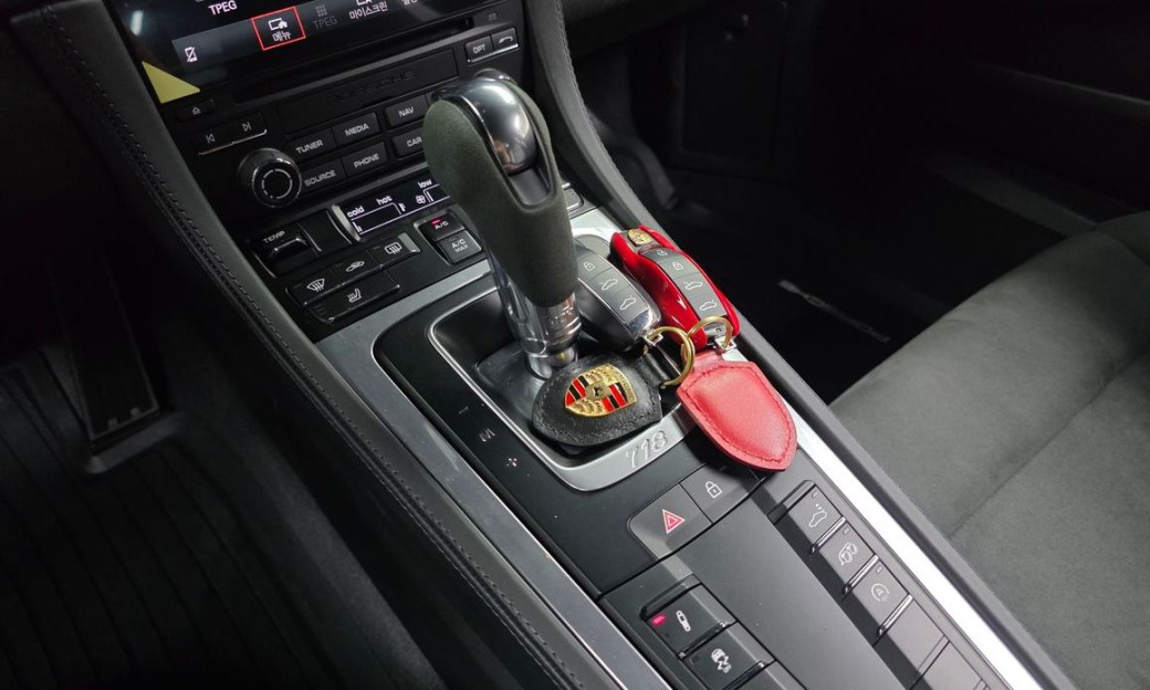 Porsche 718 4.0 GTS, 2024
