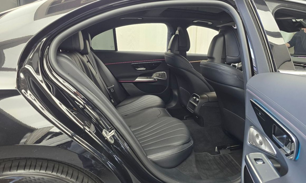Mercedes-Benz E-Class E300 4MATIC Exclusive, 2024
