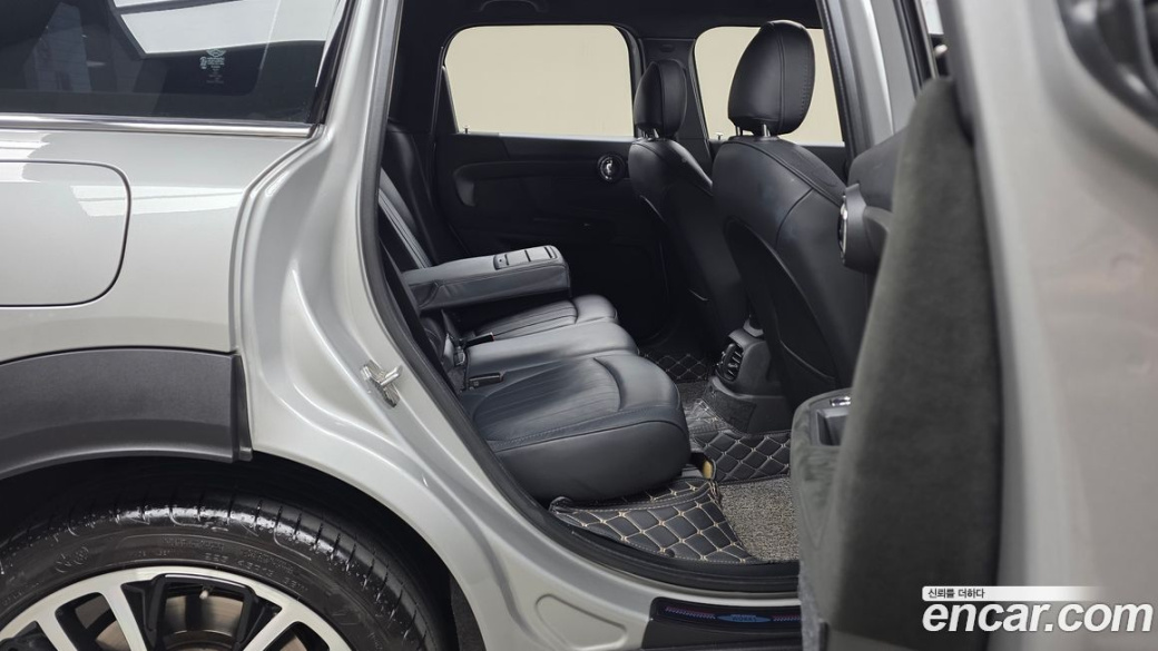 Mini Countryman JCW Launch Pack, 2023