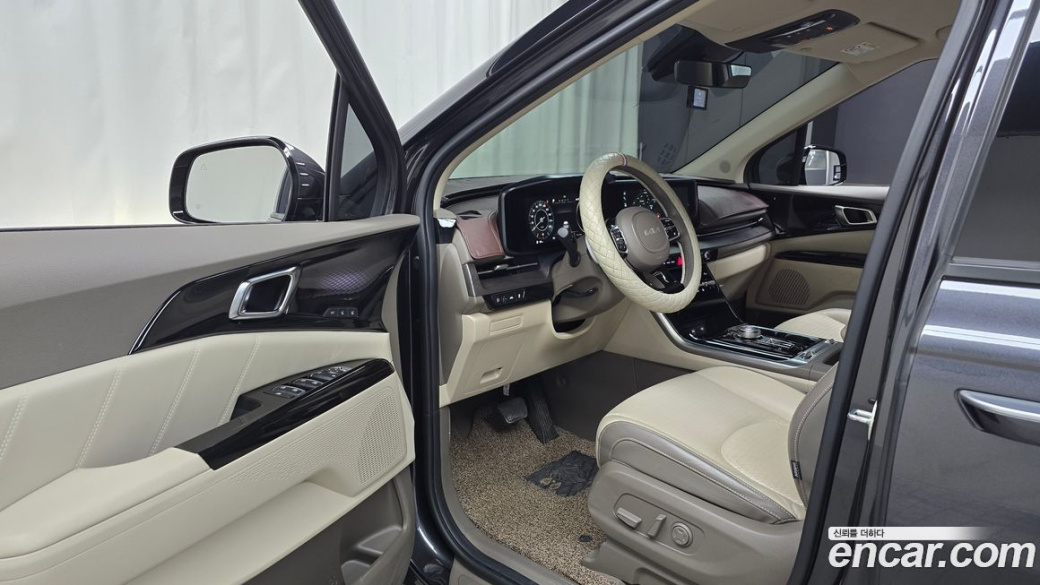 Kia Carnival 7-Seater Signature, 2022