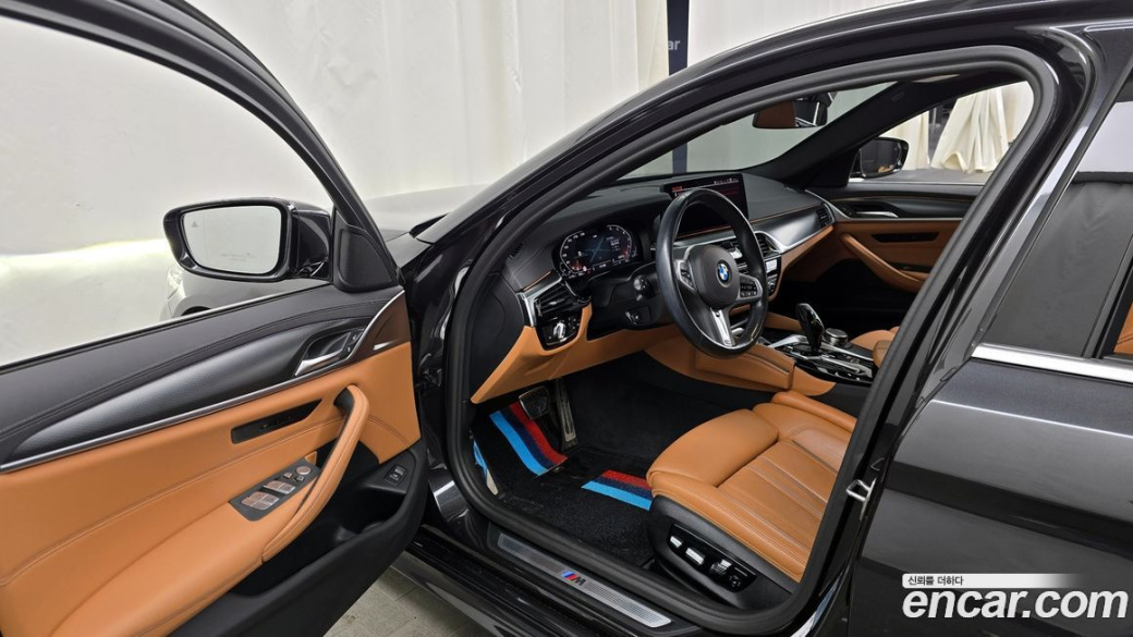 BMW 5-Series 520i M Sport, 2022