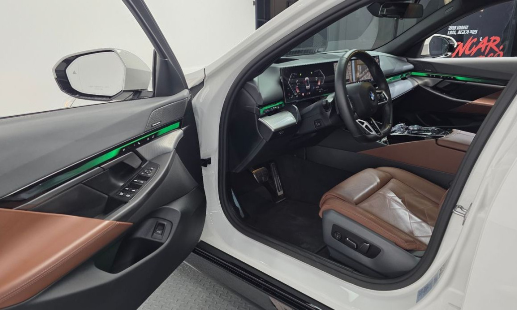 BMW 5-Series 530i xDrive M Sport, 2024