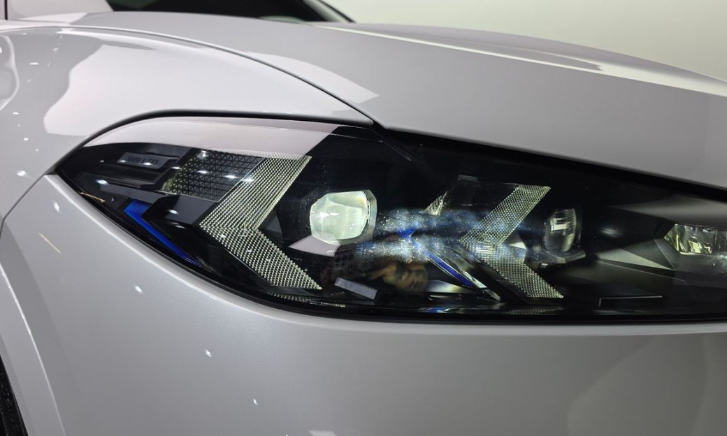 BMW X5 M60i, 2025