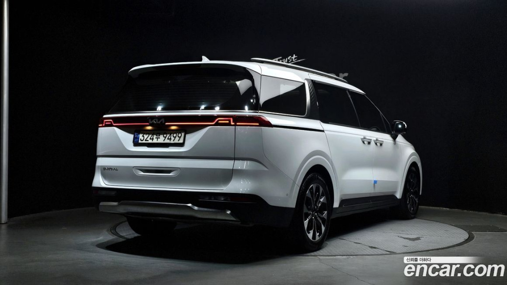 Kia Carnival 7-Seater Signature, 2023