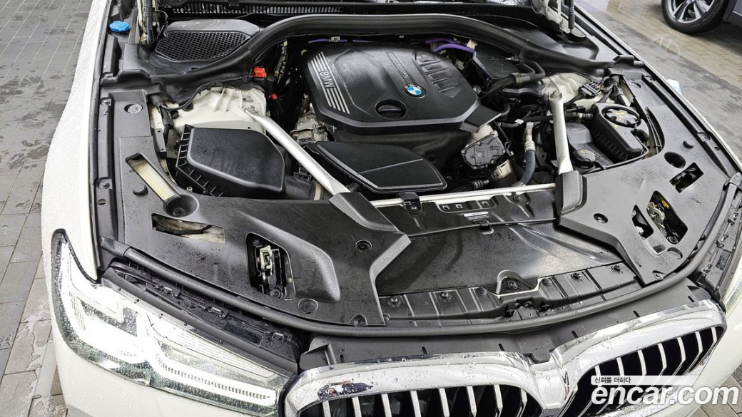 BMW 5-Series 523d M Sport, 2023